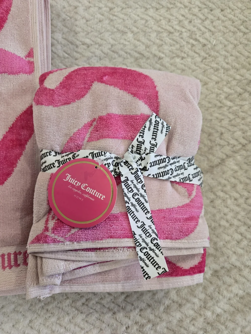 Juicy Couture Pink Bow & Heart Bath & 2 Hand Towel Set NWT